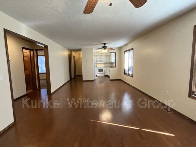 Building Photo - 9 Old Orchard Ln