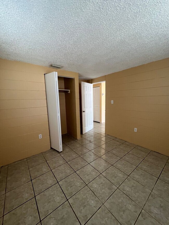 Building Photo - Quaint 3 bedroom home