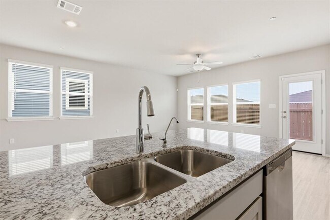 Building Photo - 12809 Village Spun Plz