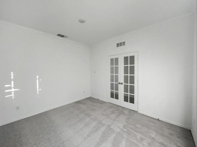 Building Photo - 1620 Brimhurst Dr