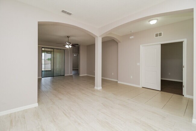 Building Photo - 4516 Manica Dr