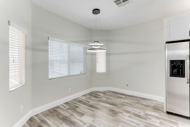 Building Photo - Modern Two-Story Home with Stylish Kitchen...
