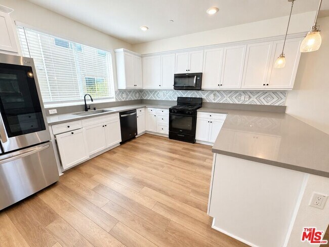 Building Photo - 14057 Ruby Ln