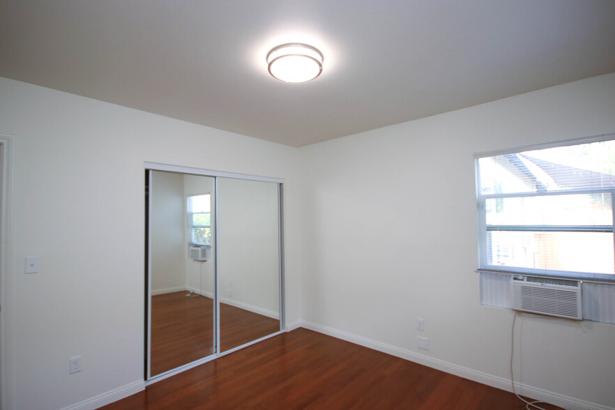 Building Photo - 3148 Abella St