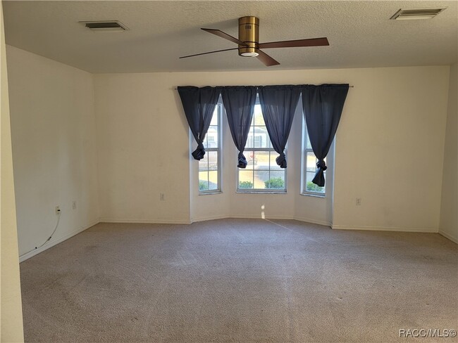 Building Photo - 2122 SW 153rd Loop