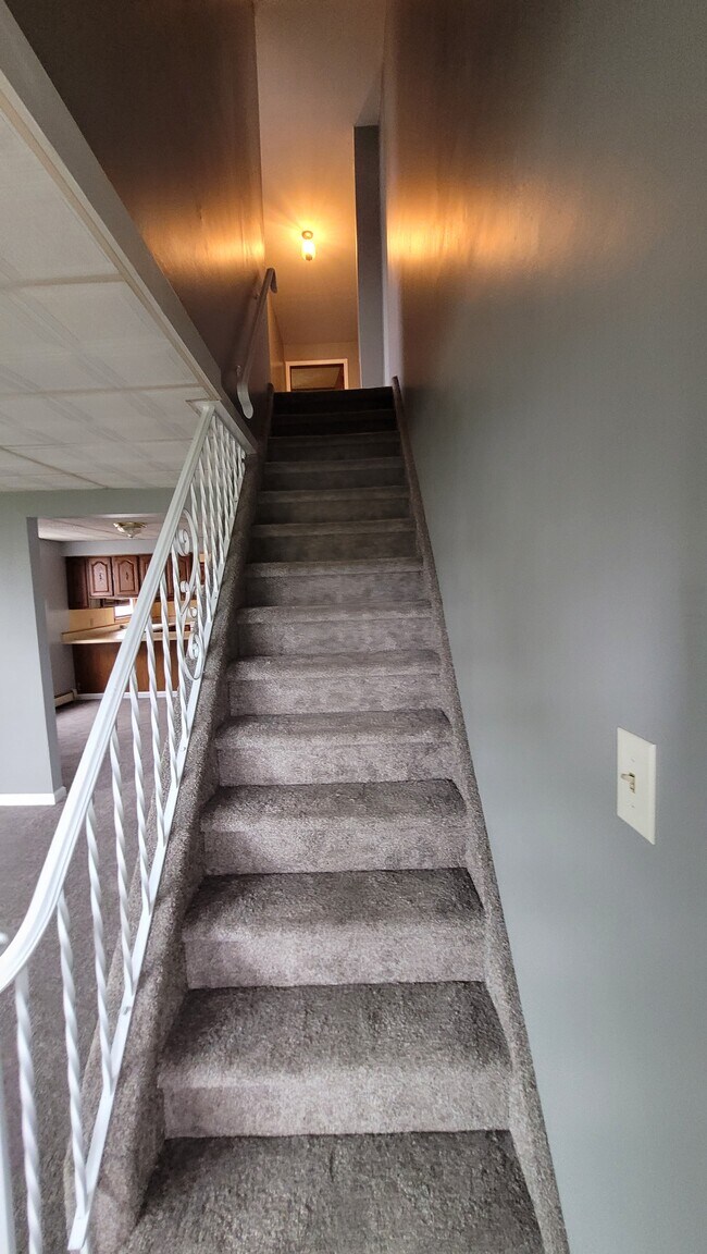Staircase - 624 Deacon St