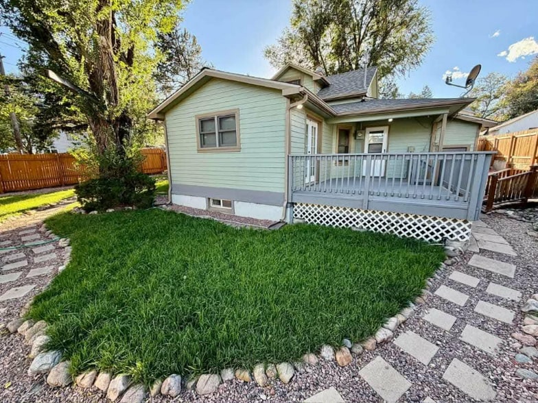 Building Photo - 528 W Columbia St