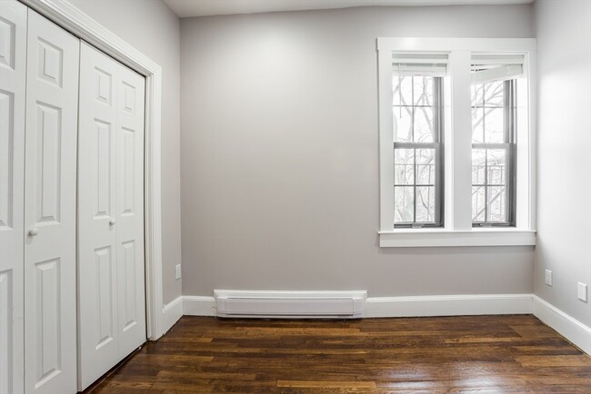 Building Photo - 534 Tremont St