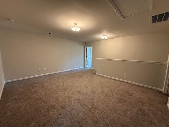 Building Photo - Updated 3 Bedroom Townhome with Harrisburg Schools