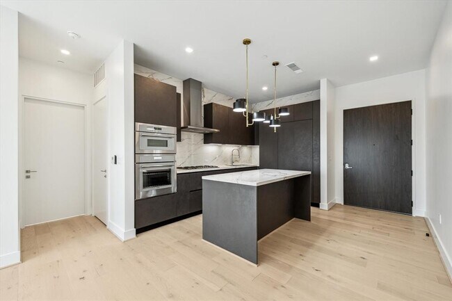 Building Photo - 1711 Allen Pkwy