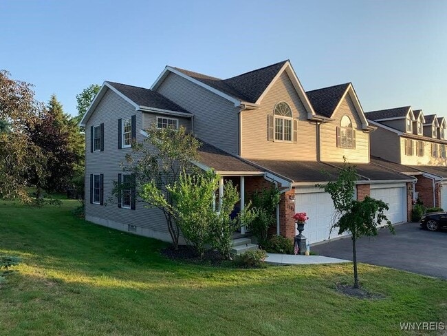 Primary Photo - 1701 Forest Edge Dr