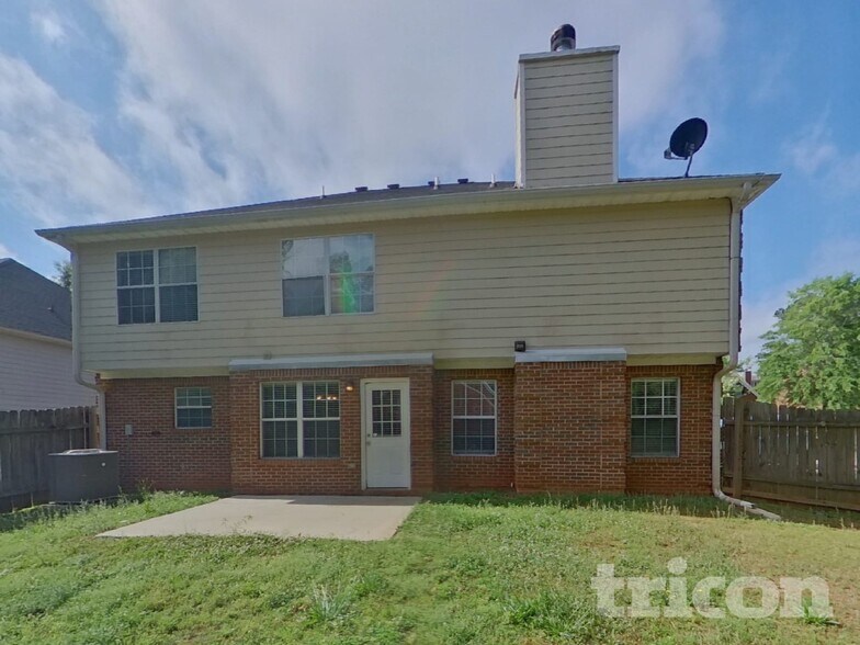 Building Photo - 800 Hannah Ct
