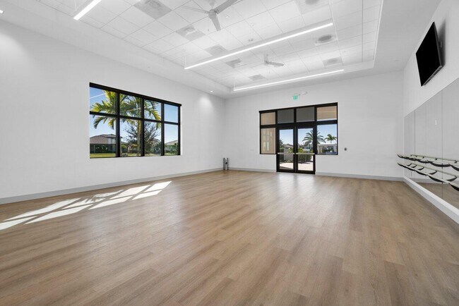Building Photo - 5160 Willow Crk Dr