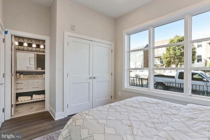 Building Photo - 1255 Penn St NE