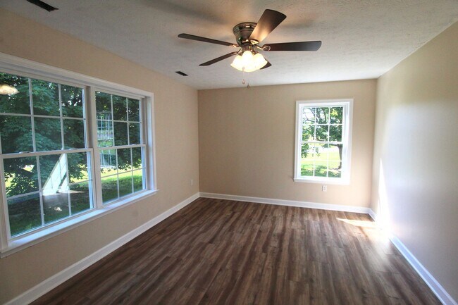Building Photo - Stunning Home with Breathtaking Blue Ridge Mountain Views!   3 Bedrooms | 2 Baths