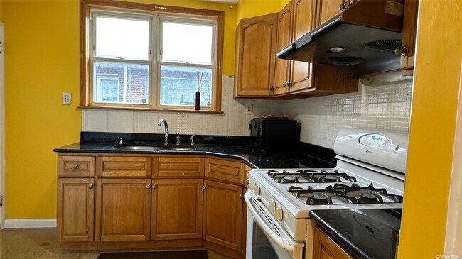 Building Photo - 189-44-189-43 43rd Rd