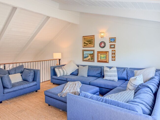 Building Photo - 4954 Dolphin Way