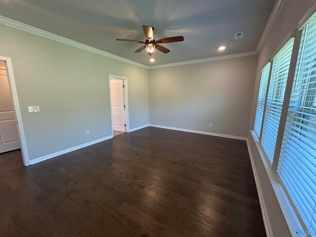 Building Photo - 7040 Regency Ln SE