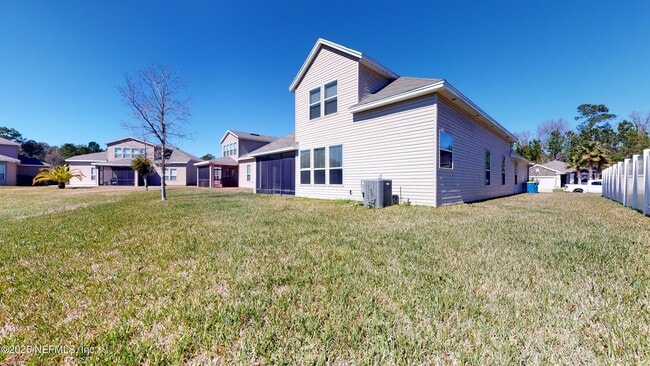 Building Photo - 15858 Lexington Park Blvd