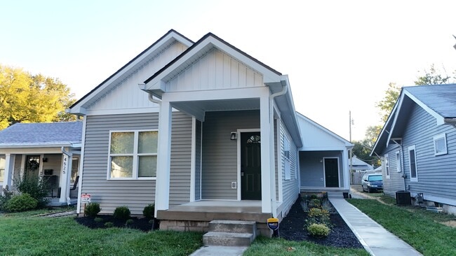 Building Photo - RnR Duplex SoBro