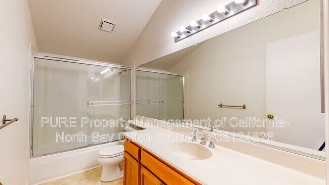 Building Photo - 7474 Mercedes Way