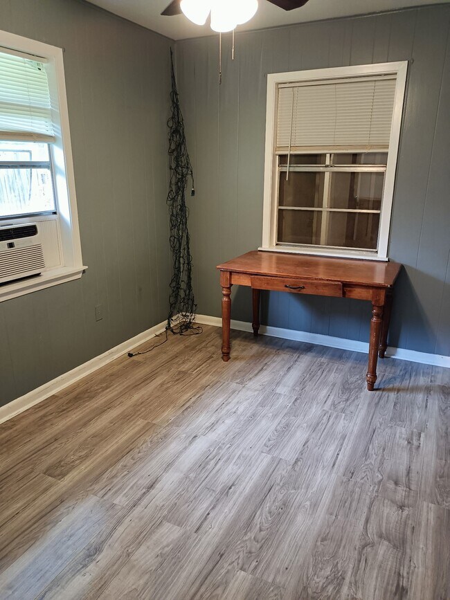 Building Photo - 340 West Dr