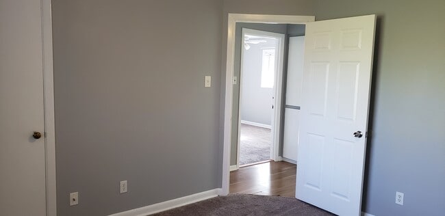 Building Photo - 4108 Parkway Dr