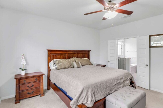 Building Photo - "Charming 3-Bedroom San Antonio Home with Granite Elegance - 1854 Sq Ft of Comfort!"