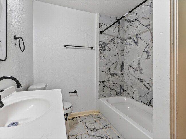 Building Photo - 11515 Iberia Dr