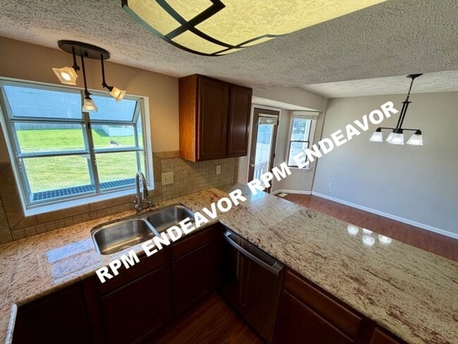 Building Photo - 1368 Deerfield Estates Dr