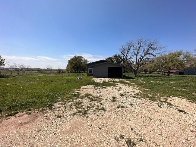 Building Photo - 850 County Road 218,