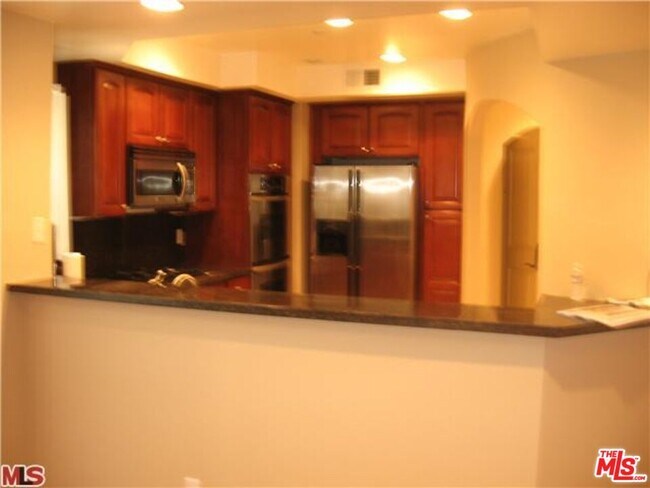 Building Photo - 1135 Rexford Dr