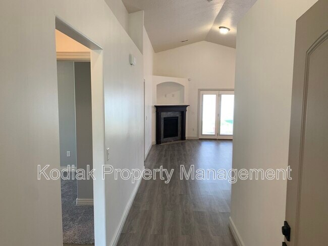 Building Photo - 312 Greenwich Dr