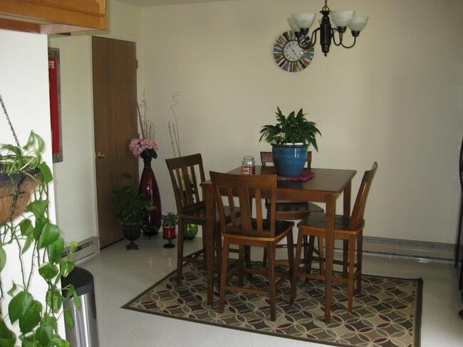 Building Photo - 214 Magnolia Dr