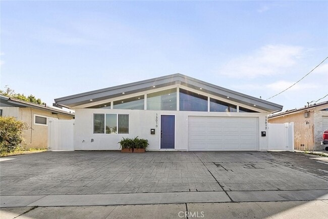 Building Photo - 13010 Hartland St