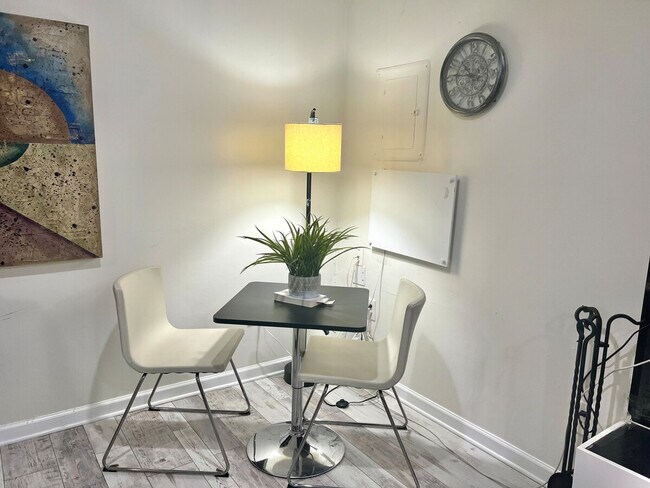 Building Photo - 11850 Sunrise Valley Dr