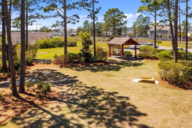 Building Photo - Holly Ridge 4 Bedroom