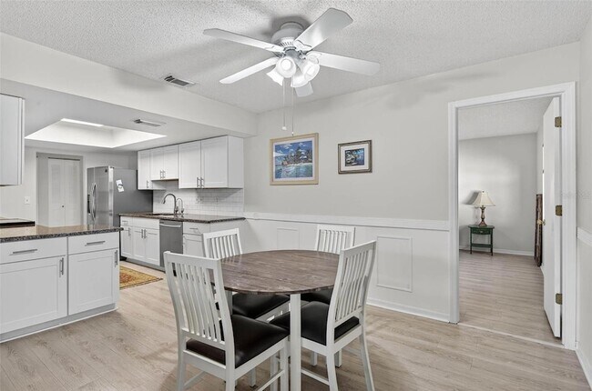 Building Photo - 2113 Hailstone Cir