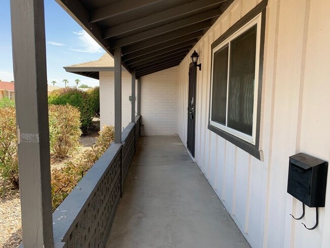 Building Photo - 2 Bedroom - 2 Bath - 1400 Sq. Ft. Home - 55+ Community in Sun City