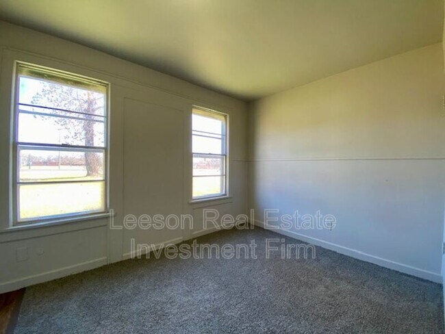 Building Photo - 547 Wyche St