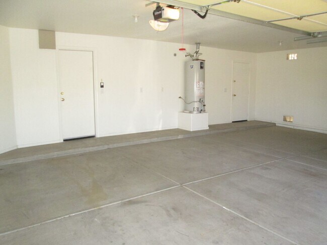 Building Photo - 421 S Dodge Dr