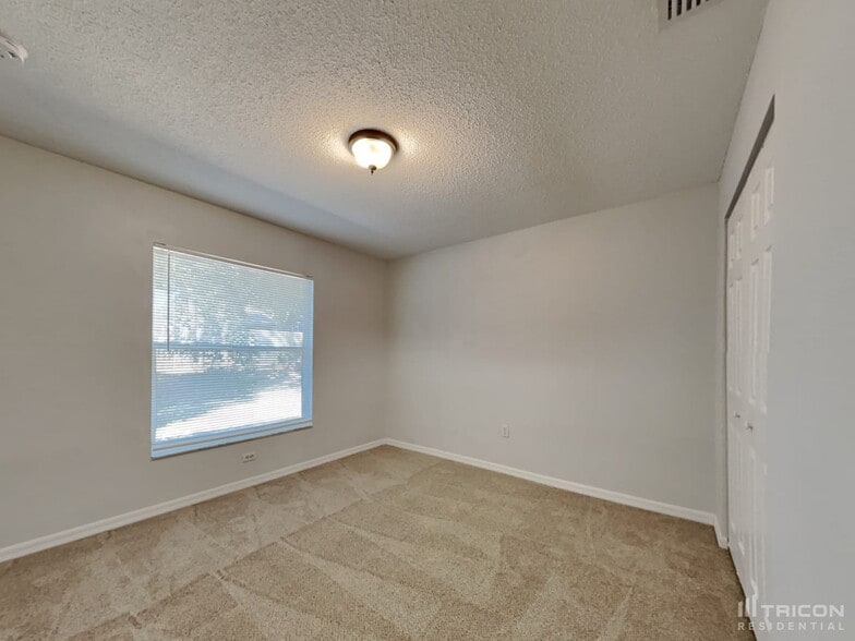 Building Photo - 12285 Villa Rd