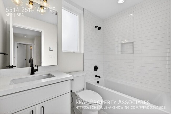 Building Photo - 5514 25th Ave NE