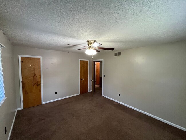 Building Photo - Spacious 4-Bedroom 3-Bathroom Brick Home in Arcadia Area