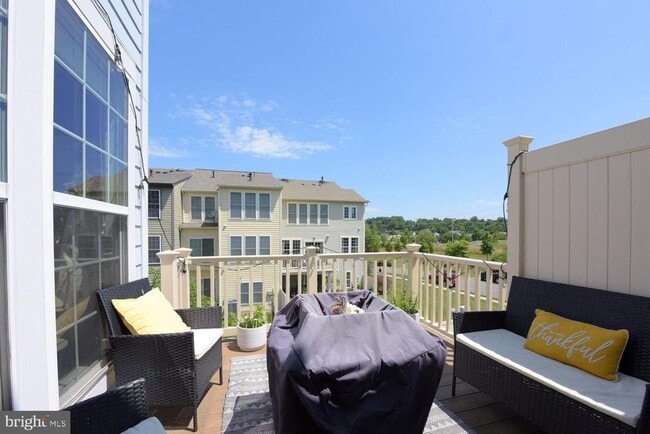 Building Photo - 522 Red Raspberry Terrace SE