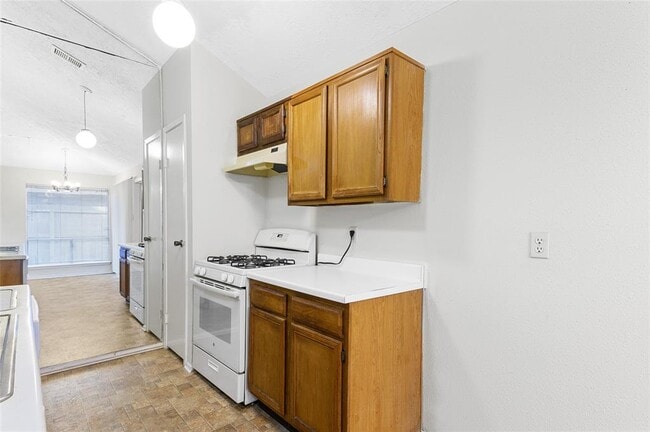 Building Photo - 5212 Beaverbrook Dr