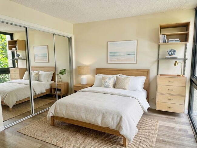 Building Photo - 1 bedroom in Highly Desirable building in Hawaii Kai
