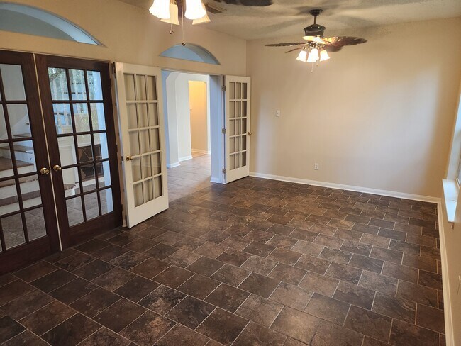 Office - 23323 Wolfs Crossing Ct