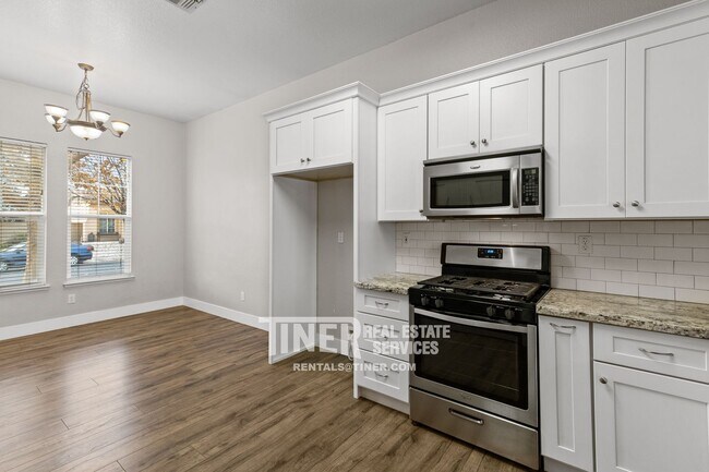 Building Photo - 1981 Amber Fields Way