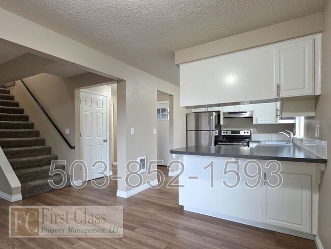 Building Photo - 4325 SE 37th Ave
